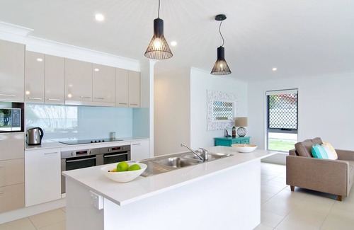 Bilinga Apartment | Sentosa on Tugun 5 Bedroom Beachfront Home