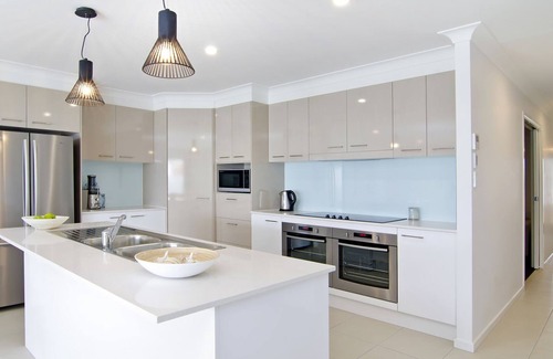 Bilinga Apartment | Sentosa on Tugun 5 Bedroom Beachfront Home
