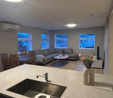 Egersund Apartment | Sentralt hus med egen parkering