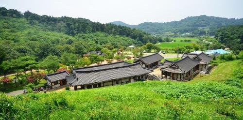 Seocheon House | Seocheon Munmun Traditional Hotel