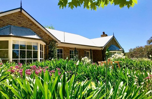 Seppeltsfield House | Seppeltsfield Vineyard Retreat - 3 Bedroom Holiday Home