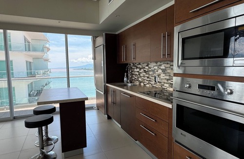 North Hotel Zone Condo | Sept and Oct rates have dropped! Thanksgiving and New Years is available.