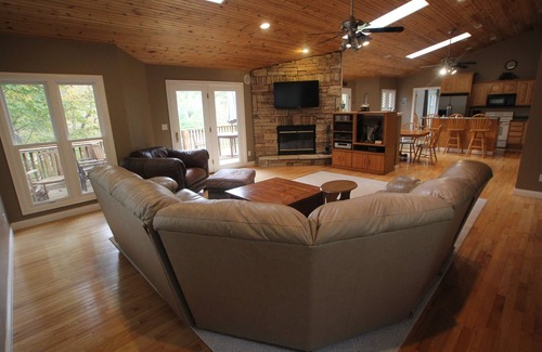 Big Creek House | Sept, Oct, & Nov, Exceptional fishing, boating, ATV riding, fall foliage & birds
