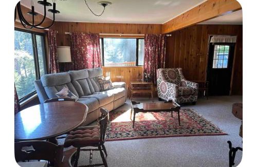 Posey House | Sequoia National Forest CabinD