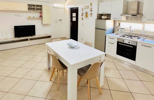 Mondragone Apartment | Serao House, apartment on the 2nd floor in the center