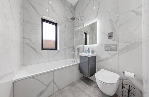 Canbury Apartment | Sercasa ~ Appletree Court ~ Kingston {ocho}