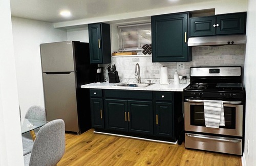 North Bergen House | Serene 2 bdr 3 bed Home! 15 Mins! from NYC