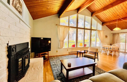South Beach House | Serene 2-bedroom house with with short walk to beach in South Beach