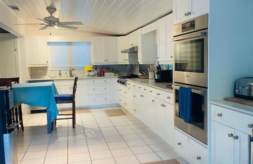 Newlands House | Serene 3 Bedroom Home with Saltwater Pool & Gardens