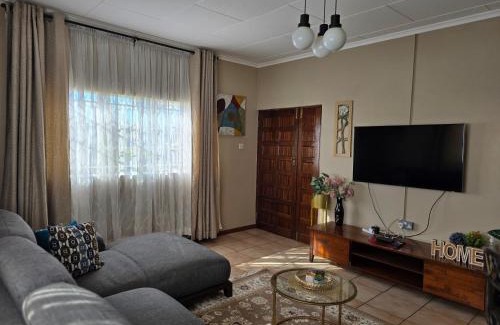 Lusaka Apartment | Serene 3 bedroom house in Olympia, Lusaka