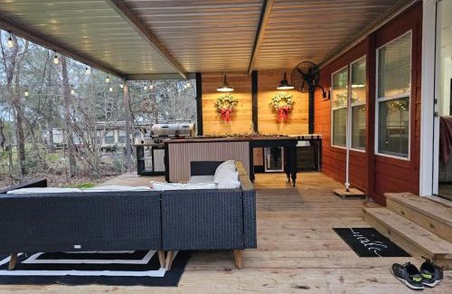 Lottie House | Serene Bayou Retreat - Spacious 4BR Home in Breaux Bridge for Families