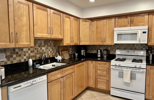 Playa Del Rey Condo | Serene Beach Condo with Sunset Views in Every Room