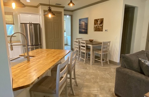 Roseland House | Serene coastal beauty located 1 block off the Indian River.