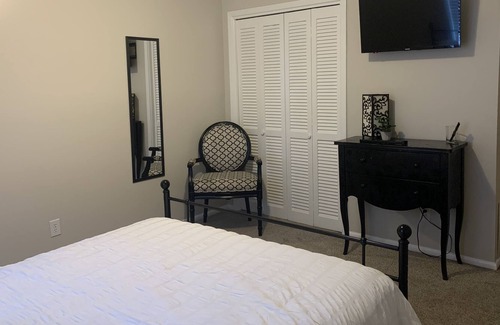 Winston - Salem Condo | Serene Condo Retreat