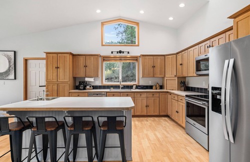 Cashmere House | Serene Country Home with Pool and Hot Tub