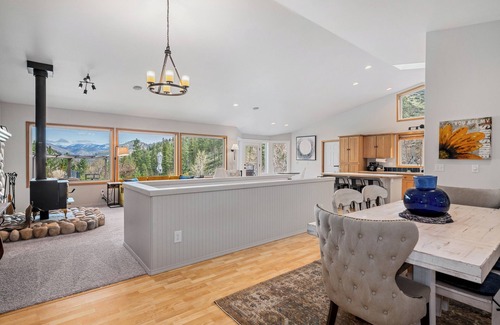 Cashmere House | Serene Country Home with Pool and Hot Tub