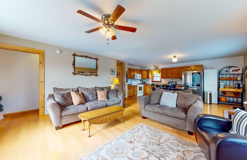 North Troy House | Serene dog-friendly nature retreat with large deck - near skiing, hiking & golf