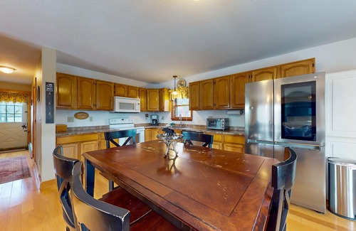 North Troy House | Serene dog-friendly nature retreat with large deck - near skiing, hiking & golf