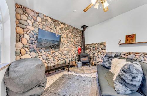 Serene Lakes House | Serene Forest Retreat Near 3 Ski Resorts