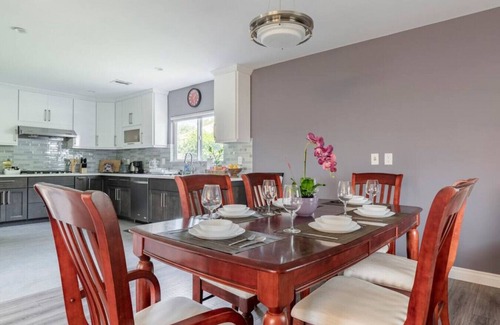 East San Gabriel House | Serene Gem in LA: 4 Bedrooms with a Walk-In Closet, Streaming Options, High-Speed Internet, and Front Yard Oasis.
