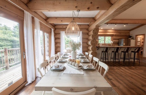 Val-des-Lacs Ski Chalet | Serene Getaway - Hot Tub and Scenic Balcony