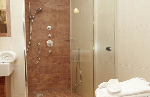 Vorderglemm House | Serene Holiday Home with Infrared Sauna in Salzburg