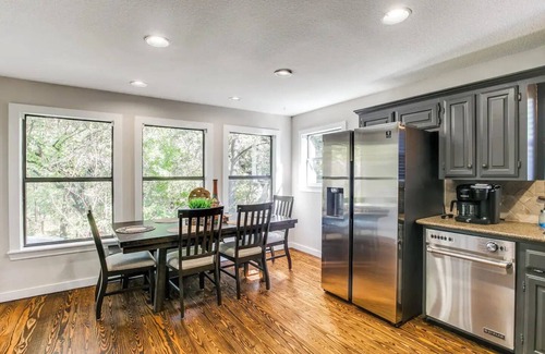 Highland Village House | Serene Home - Feels like a nice big tree house.