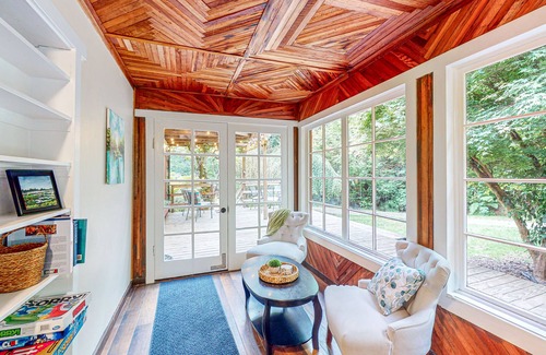 Humboldt Hill Cabin | Serene home with a game room, firepit, & grill