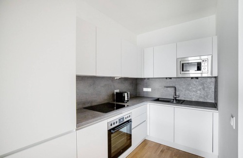 Erdberg Apartment | Serene Landstraße 1BR w/Gym & Pool, nr Restaurants, by Blueground