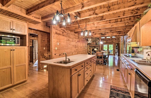 Penrod Cabin | Serene Lewisburg Lakefront Retreat w/Dock
