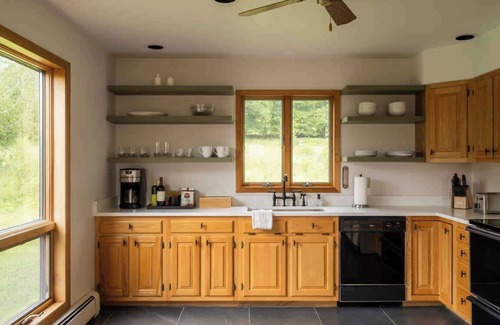 Fleischmanns House | Serene Mountain Lodge w Stunning Views