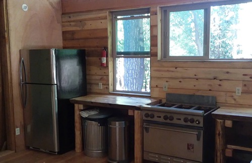 Nevada City House | Serene mountain retreat - escape to a family-size cabin in the woods
