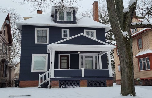 Rochester House | Serene Oasis: Your Ultimate Retreat a mile from URMC