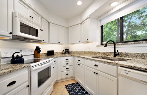 New Buffalo House | Serene property with firepit, deck, wood-burning fireplace, & AC - beach access