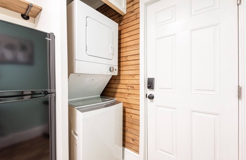 Rock Hill Cottage | Serene & Quiet Cottage | Office | 5 Min to RH