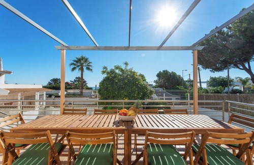 Olhos D'Agua House | Serene Spacious House | Swimming Pool and Garden