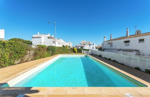 Olhos D'Agua House | Serene Spacious House | Swimming Pool and Garden