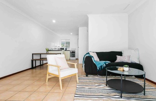 Bicton Apartment | Serene Stay: 2BR, Sleeps 4, River & Beach Close