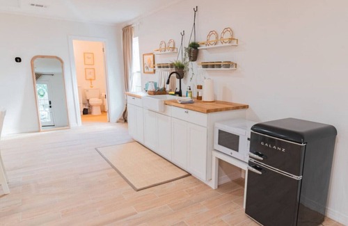East Memphis House | Serene Studio Getaway