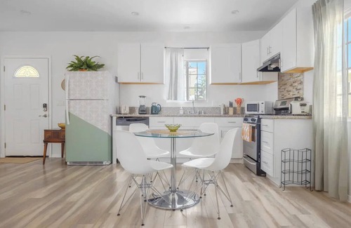 Atwater Village Cottage | Serene, Stylish 2bd/2bth Cottage & Yard!