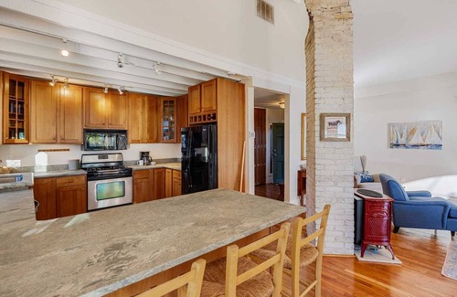 Hillsmere House | Serene Sunsets at Historic Waterfront Home