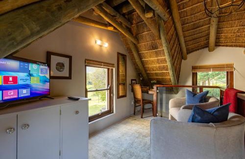Noordhoek Apartment | Serene, Thatched Apartment in Noordhoek, Cape Town