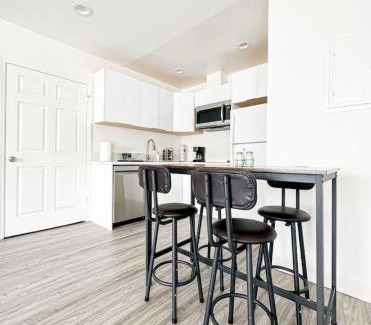 Calabasas House | Serene West Hills Studio Haven - WO2 - CAL
