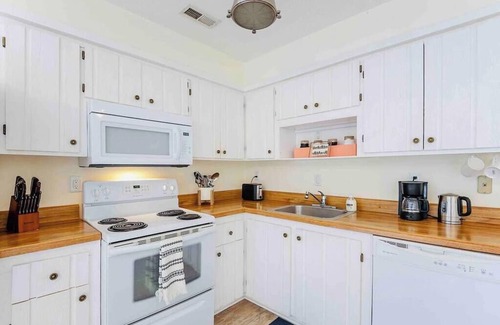 Willoughby Spit Condo | Serenity by the Sea Private Beach Pets Welcome
