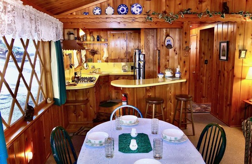 Fern Valley Cabin | Serenity Cabin 2 Bedroom Secluded Close to Trails!