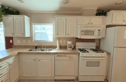 Seffner Community Alliance House | Serenity Cabin – Your Cozy Retreat Near Tampa