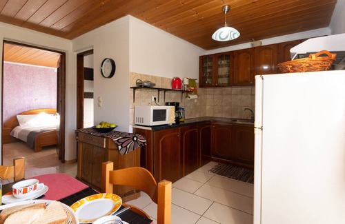 Agios Matthaios Apartment | Serenity house