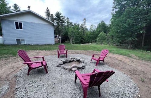 Unorganized Centre Parry Sound Cottage | Serenity In The Trees