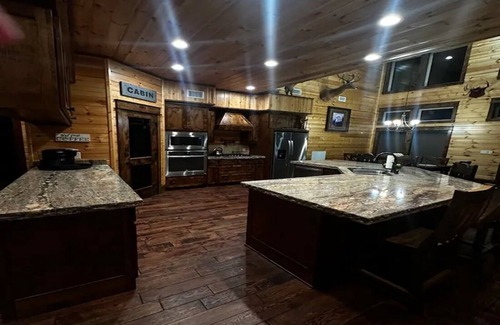 Ringold Cabin | Serenity Lodge/Volleyball court & 3 ponds firepit