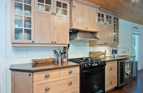 Bluewater Cottage | Serenity Now! *Gas Stove, Outdoor Firepit*